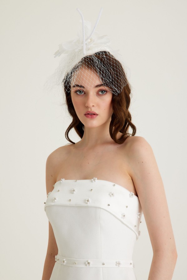 'NANCY' Beyaz El İşleme Detaylı Yaka Ve Kemeri Saten Maxi Krep Elbise